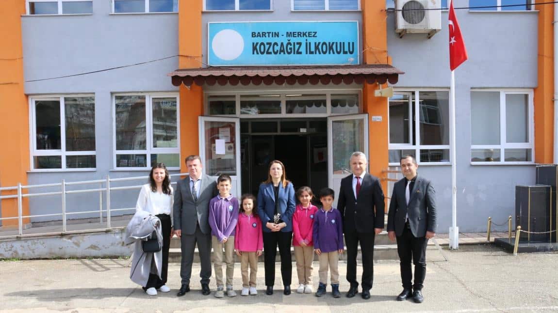 Bartın Valisi Sayın Dr. Nurtaç ARSLAN ve İl Milli Eğitim Müdürü Sayın Ramazan AŞCI okulumuzu ziyaret ettiler.